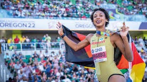 北大高才生+烧烤店老板+渝超球员=36岁的他